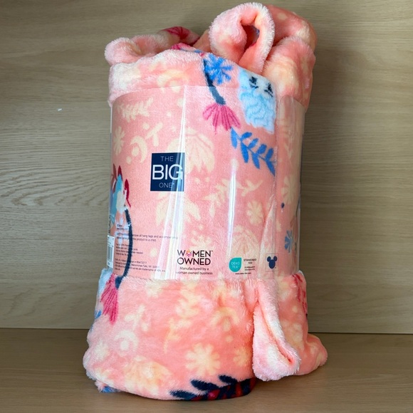 ✨$13✨Disney Frozen Supersoft Oversized Plush Throw Blanket | 5’x6’  NWT - Picture 2 of 4